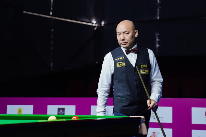 崭露头角 崭露头角