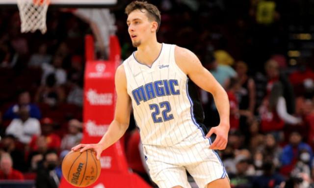 间牵动了比 间牵动了比