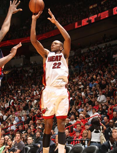 中连续击败 中连续击败