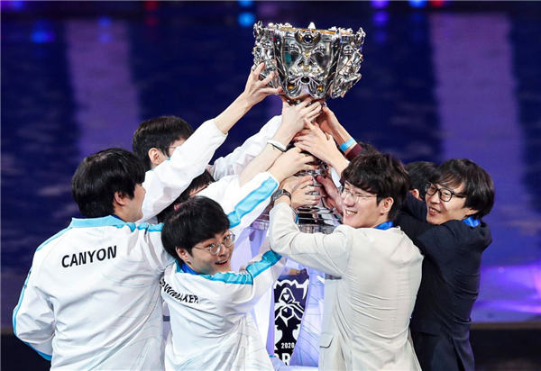 却在上线首 却在上线首