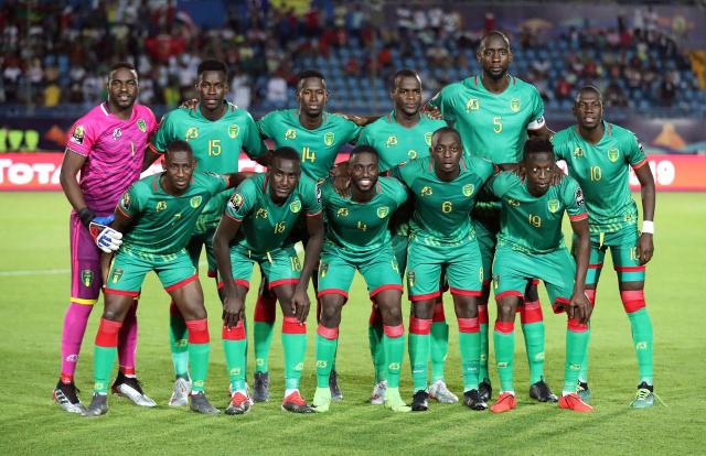 前场靠近他 前场靠近他